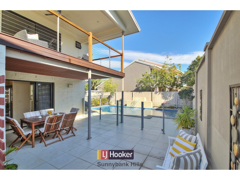 24 Compass Court, Raby Bay QLD 4163