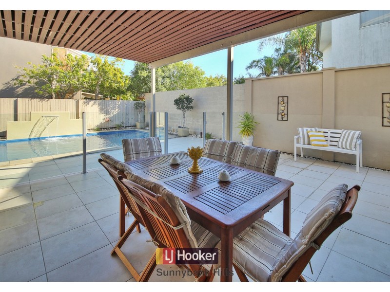 24 Compass Court, Raby Bay QLD 4163