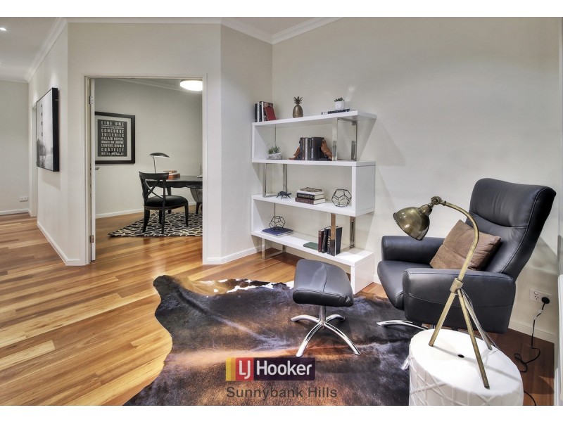 30 Lexton Street, Stretton QLD 4116