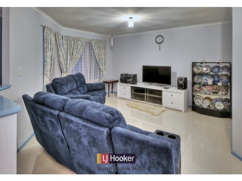 75 Golden Rain Place, Stretton QLD 4116