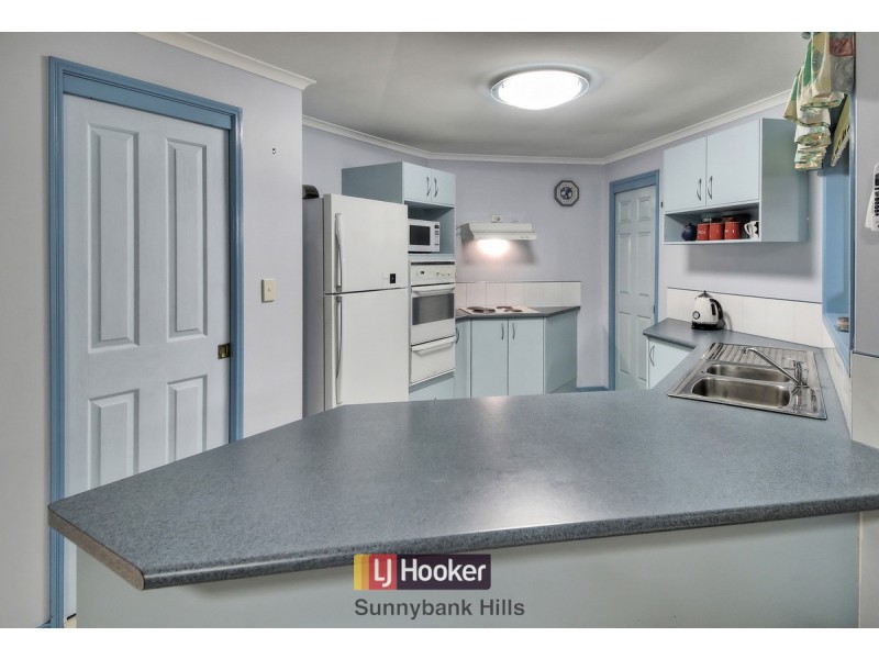 75 Golden Rain Place, Stretton QLD 4116