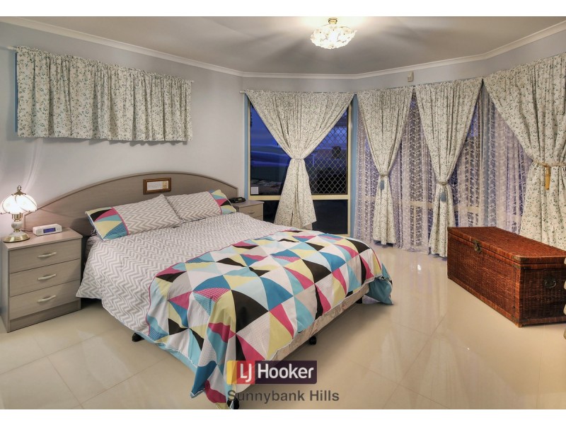 75 Golden Rain Place, Stretton QLD 4116