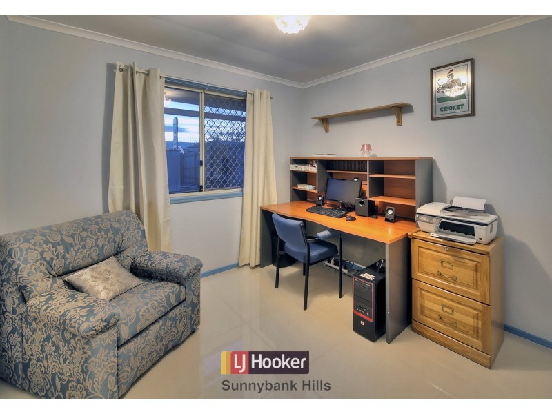 75 Golden Rain Place, Stretton QLD 4116