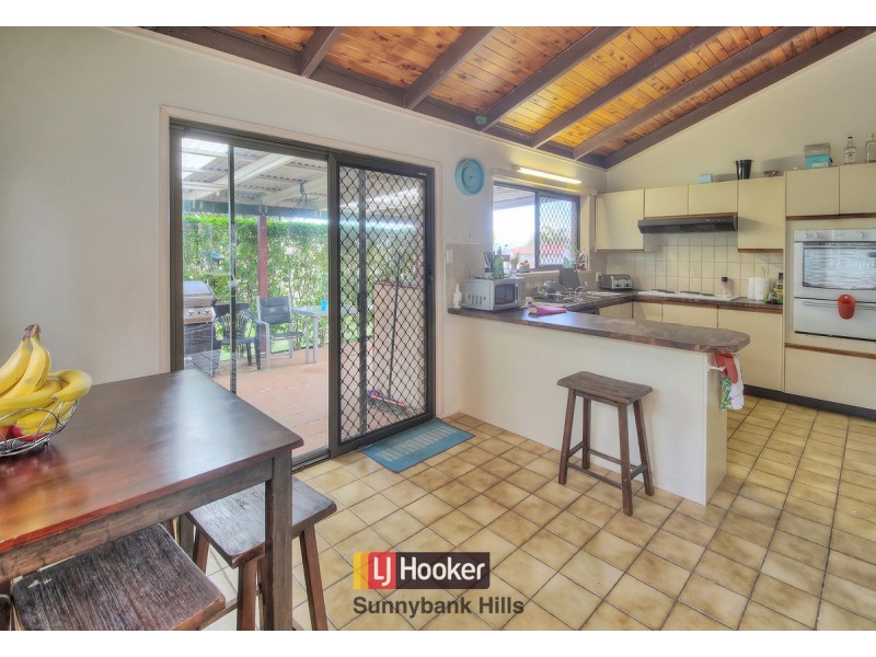 15 Chenin Street, Calamvale QLD 4116