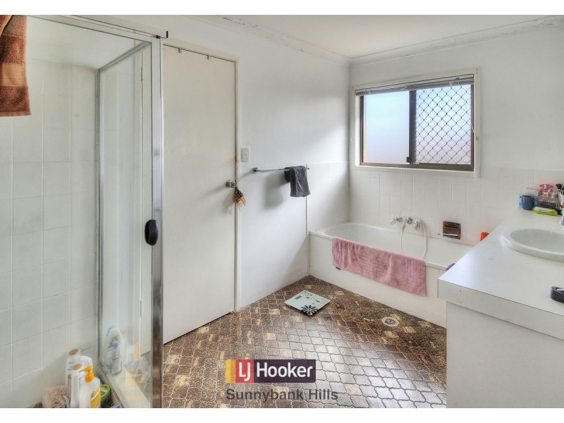 15 Chenin Street, Calamvale QLD 4116