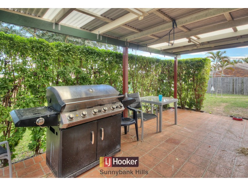 15 Chenin Street, Calamvale QLD 4116