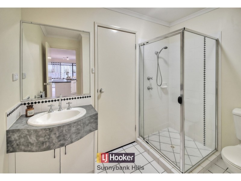 150 White Cedar Circuit, Stretton QLD 4116