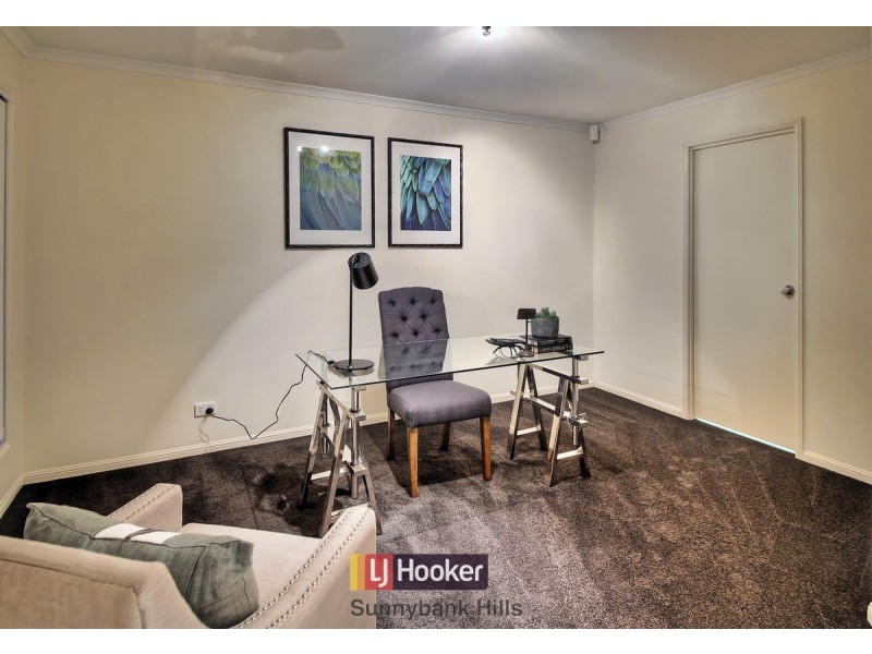 150 White Cedar Circuit, Stretton QLD 4116