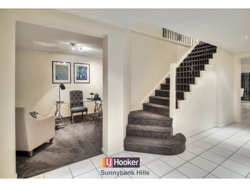 150 White Cedar Circuit, Stretton QLD 4116