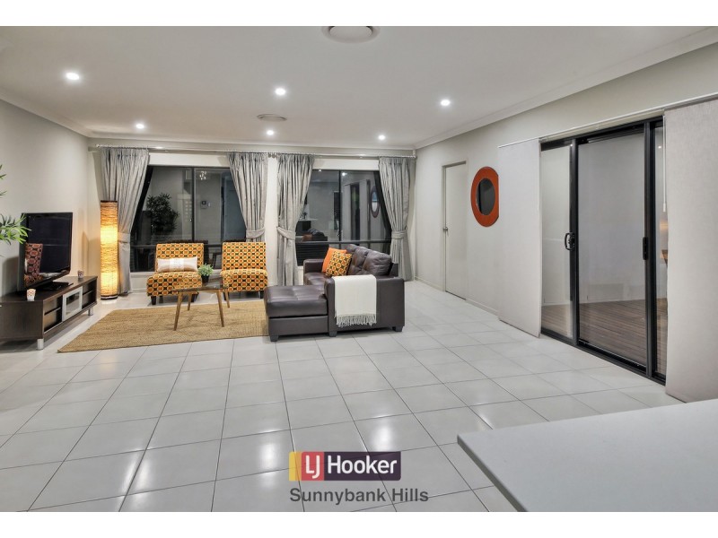 2 Snowbell Close, Stretton QLD 4116