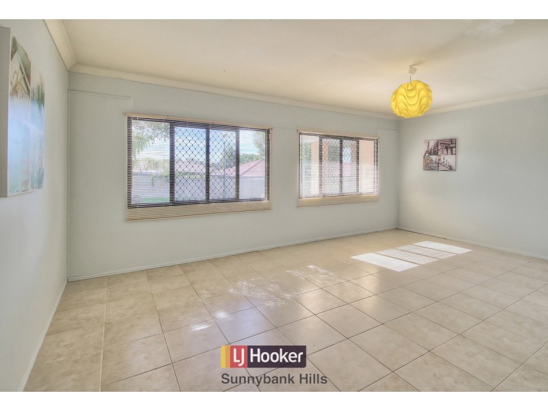 4 Bowerbird Place, Calamvale QLD 4116
