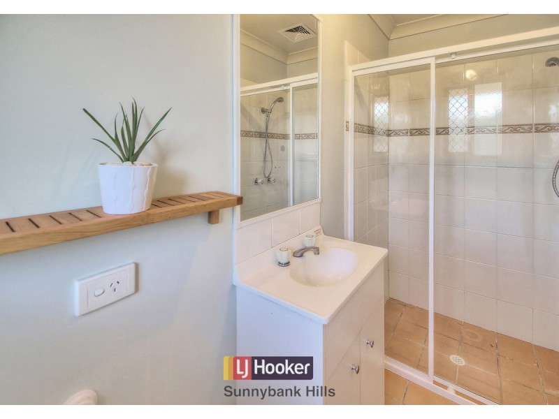 4 Bowerbird Place, Calamvale QLD 4116