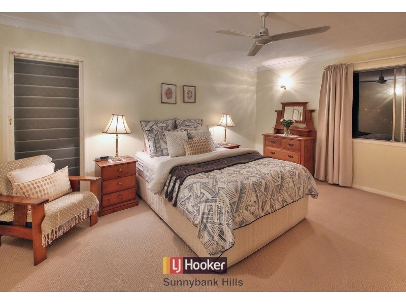 15 Mingera Street, Mansfield QLD 4122