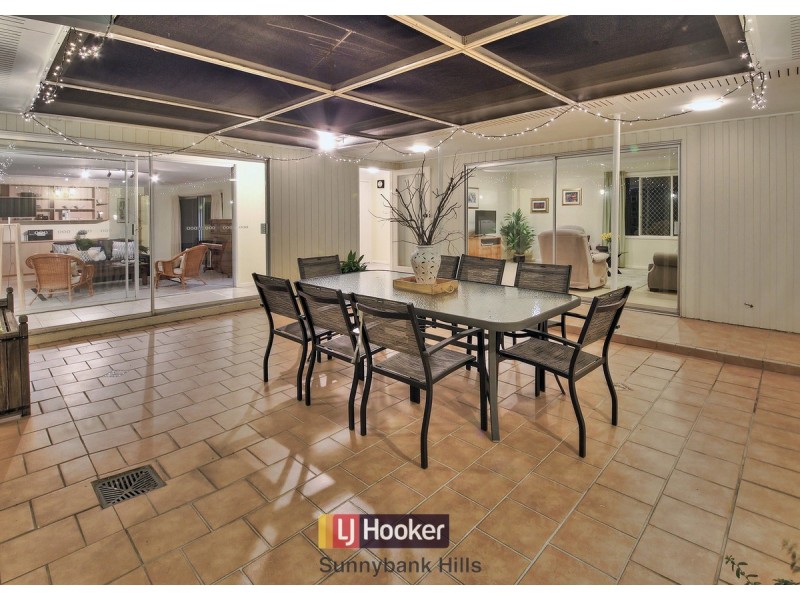 15 Mingera Street, Mansfield QLD 4122