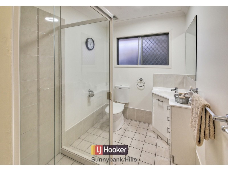 15 Mingera Street, Mansfield QLD 4122