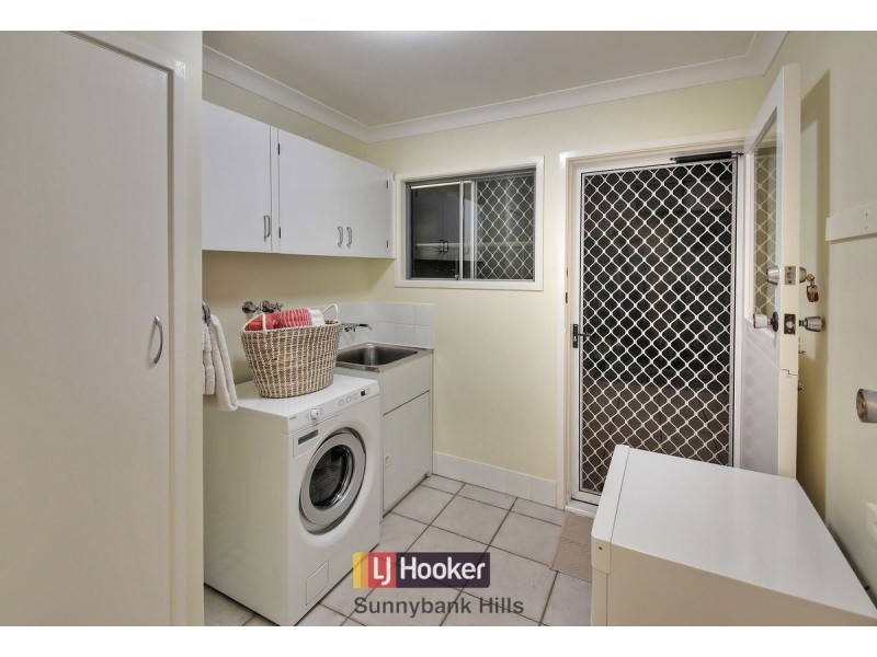 15 Mingera Street, Mansfield QLD 4122