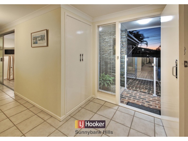 15 Mingera Street, Mansfield QLD 4122