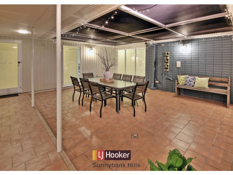 15 Mingera Street, Mansfield QLD 4122