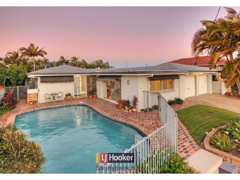 15 Mingera Street, Mansfield QLD 4122