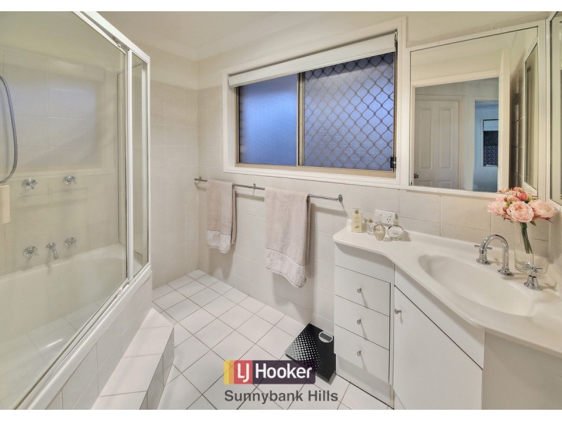 23 Solandra Crescent, Calamvale QLD 4116