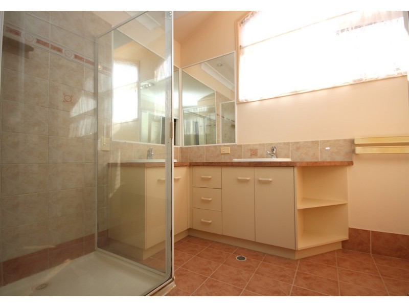 11 Tulipwood Place, Stretton QLD 4116