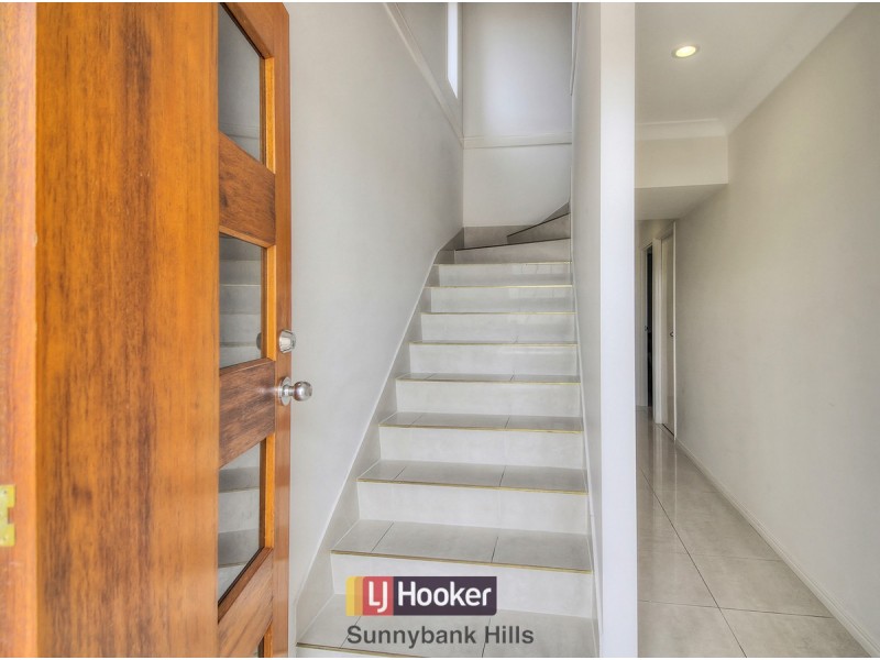 22 Charlton Place, Regents Park QLD 4118