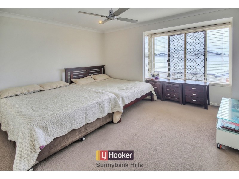 22 Charlton Place, Regents Park QLD 4118