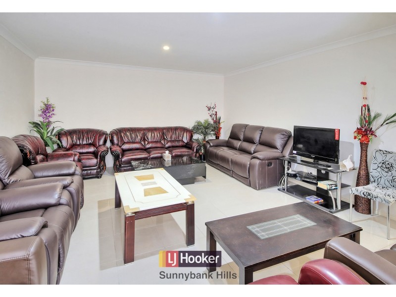 22 Charlton Place, Regents Park QLD 4118