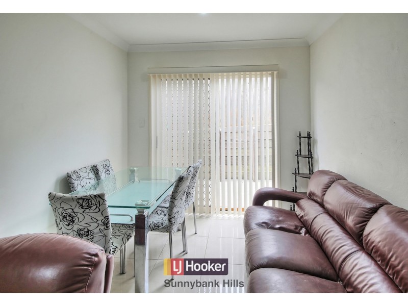 22 Charlton Place, Regents Park QLD 4118