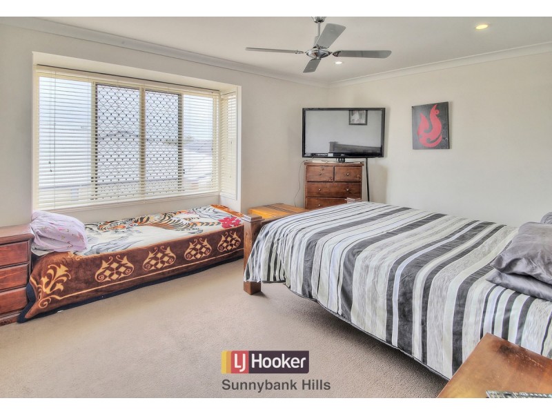 22 Charlton Place, Regents Park QLD 4118