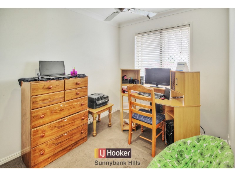 22 Charlton Place, Regents Park QLD 4118