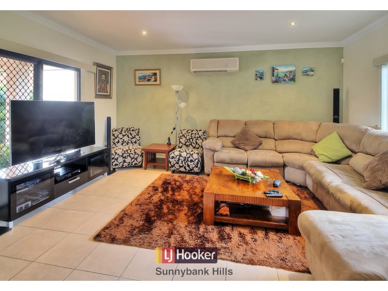 76 Juniper Circuit, Stretton QLD 4116