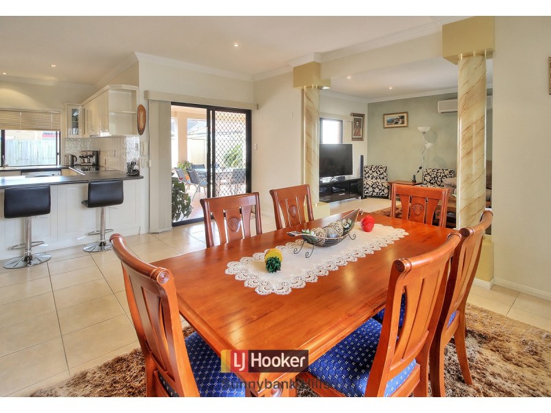 76 Juniper Circuit, Stretton QLD 4116