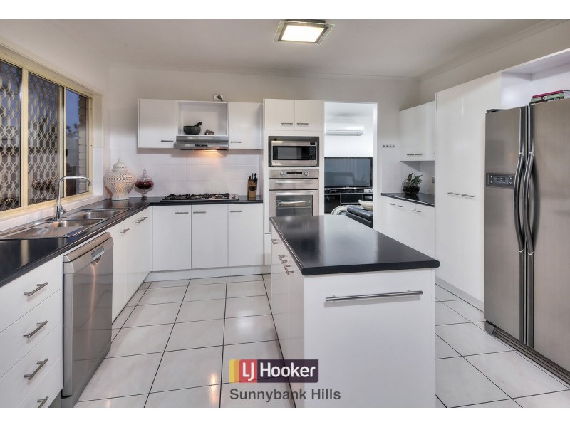 11 Jacaranda Place, Calamvale QLD 4116