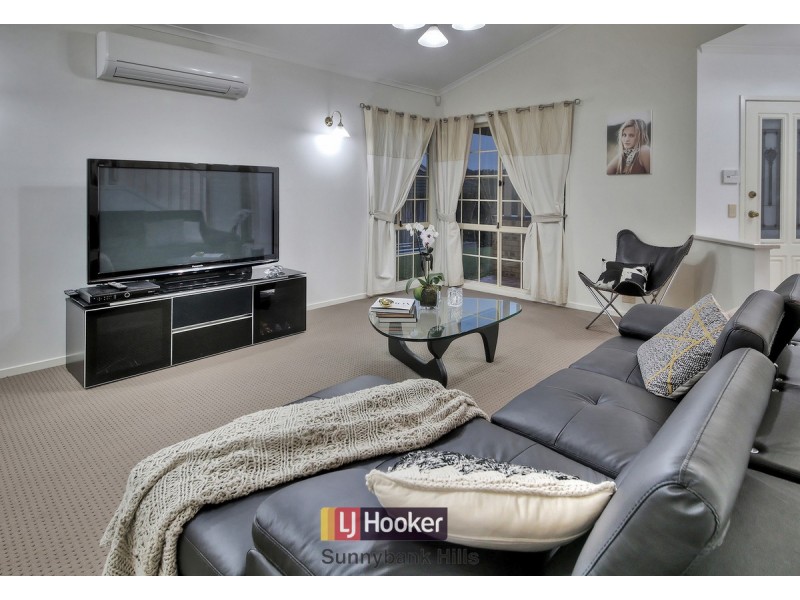 11 Jacaranda Place, Calamvale QLD 4116