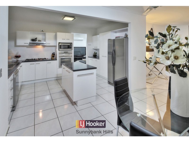 11 Jacaranda Place, Calamvale QLD 4116