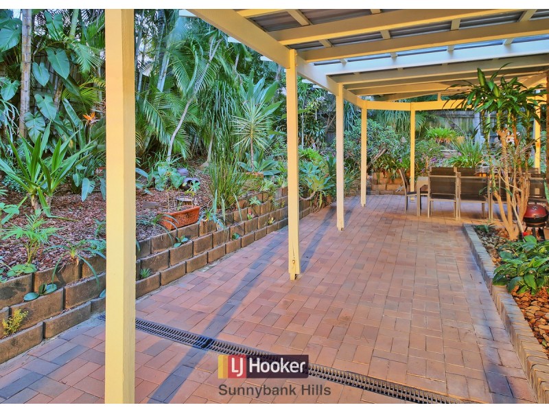 11 Jacaranda Place, Calamvale QLD 4116