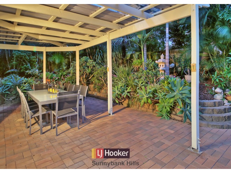 11 Jacaranda Place, Calamvale QLD 4116