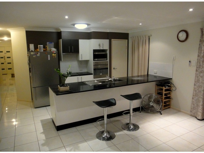 6 Simveesh Street, Calamvale QLD 4116