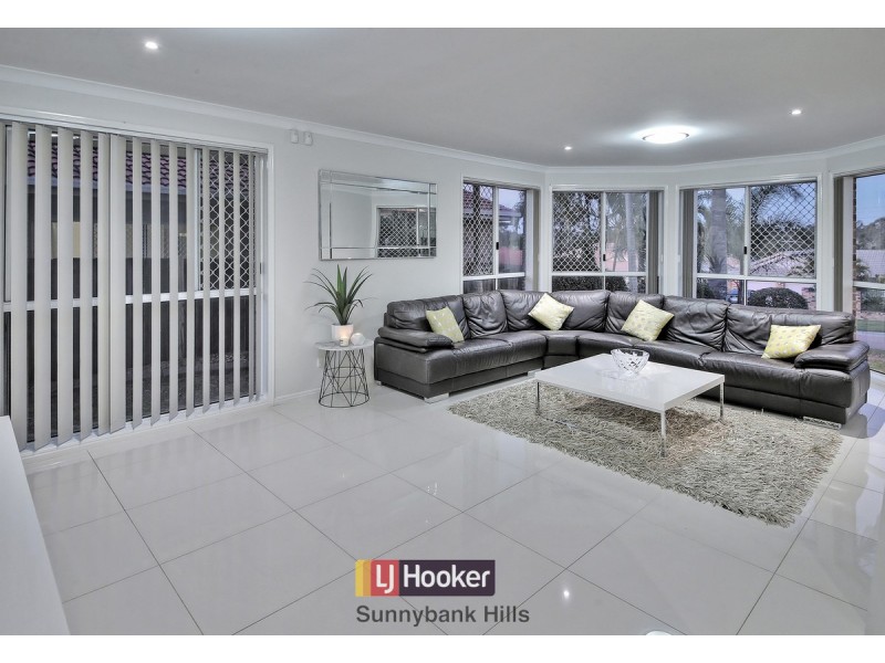 4 Lexington Place, Wishart QLD 4122