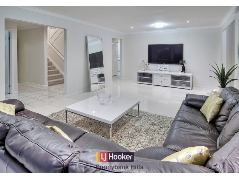 4 Lexington Place, Wishart QLD 4122