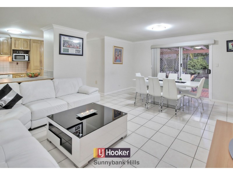 4 Lexington Place, Wishart QLD 4122