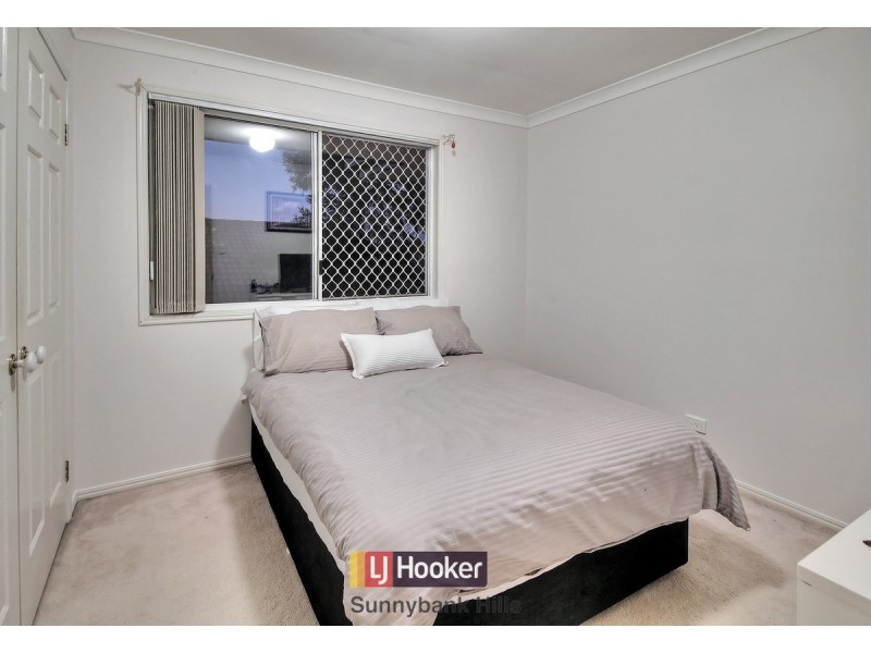 4 Lexington Place, Wishart QLD 4122