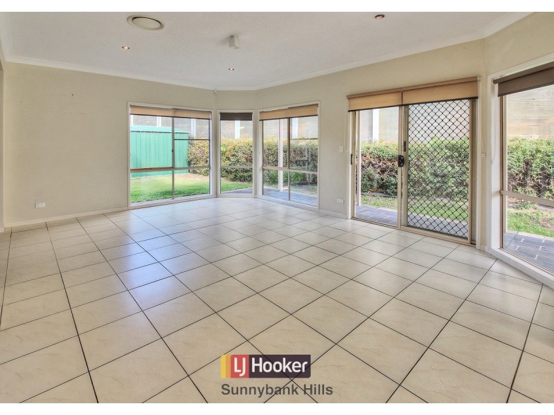 9 Naracoorte Place, Parkinson QLD 4115