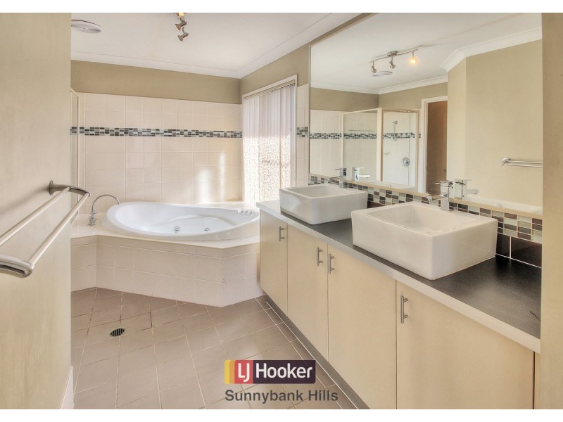 9 Naracoorte Place, Parkinson QLD 4115