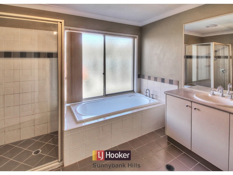 9 Naracoorte Place, Parkinson QLD 4115