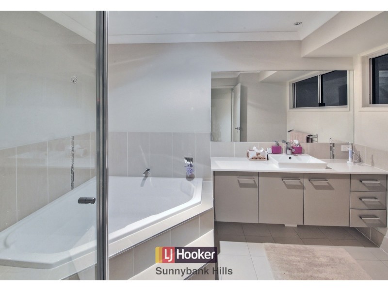 22 Willowleaf Close, Stretton QLD 4116