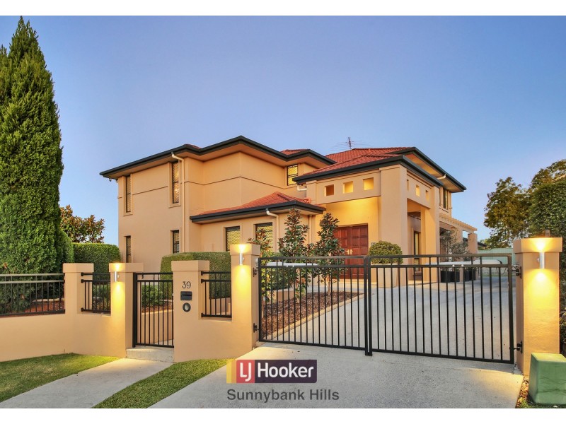 39 Eaton Place, Wishart QLD 4122