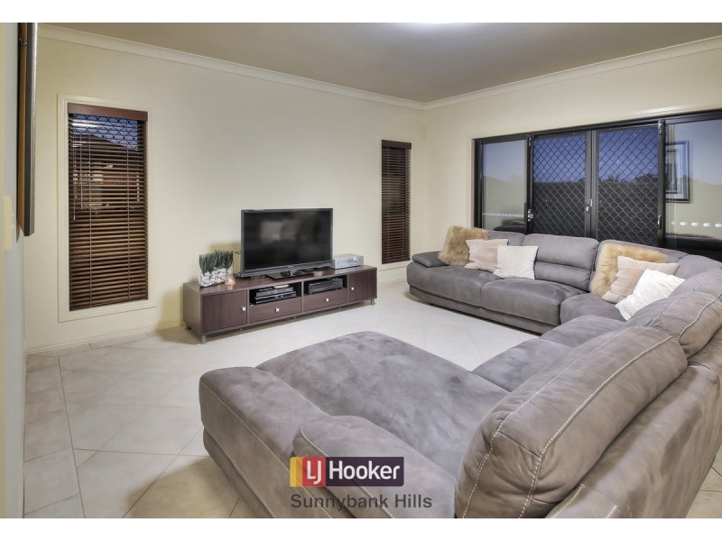 39 Eaton Place, Wishart QLD 4122