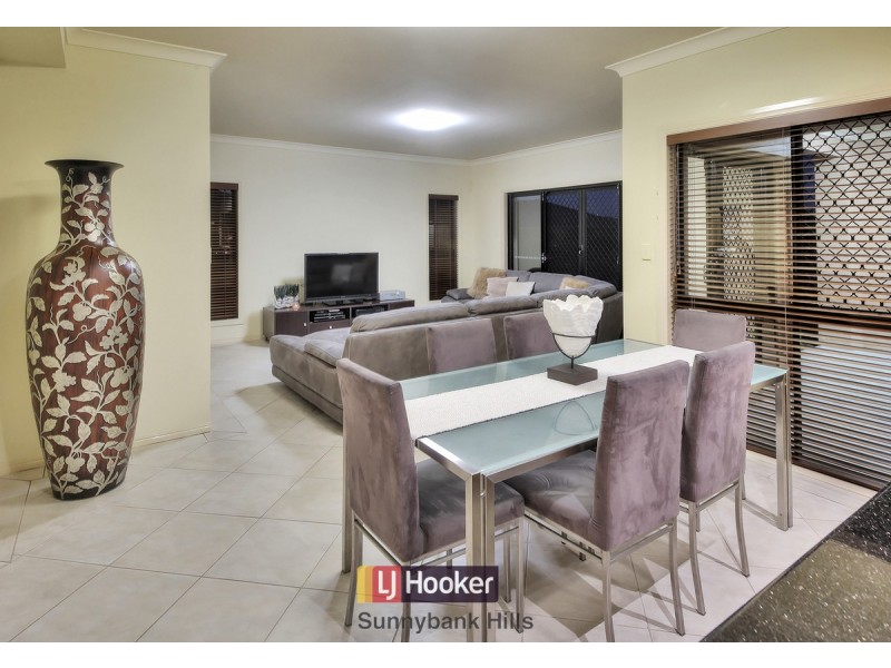 39 Eaton Place, Wishart QLD 4122